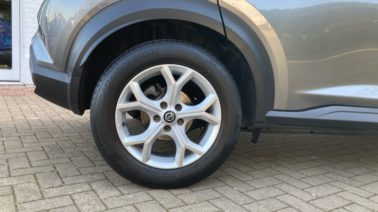 Nissan Juke 1.0 DiG-T 114 N-Connecta 5dr DCT Petrol Hatchback